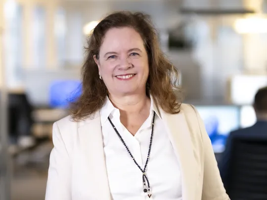 Portrait photo of Esther Himmel, a Bosshard & Partner employee.