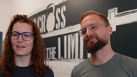 Porträtfoto von Jeanine Thoma und Alex Werli, Inhaberin und Inhaber von Across the Limit.